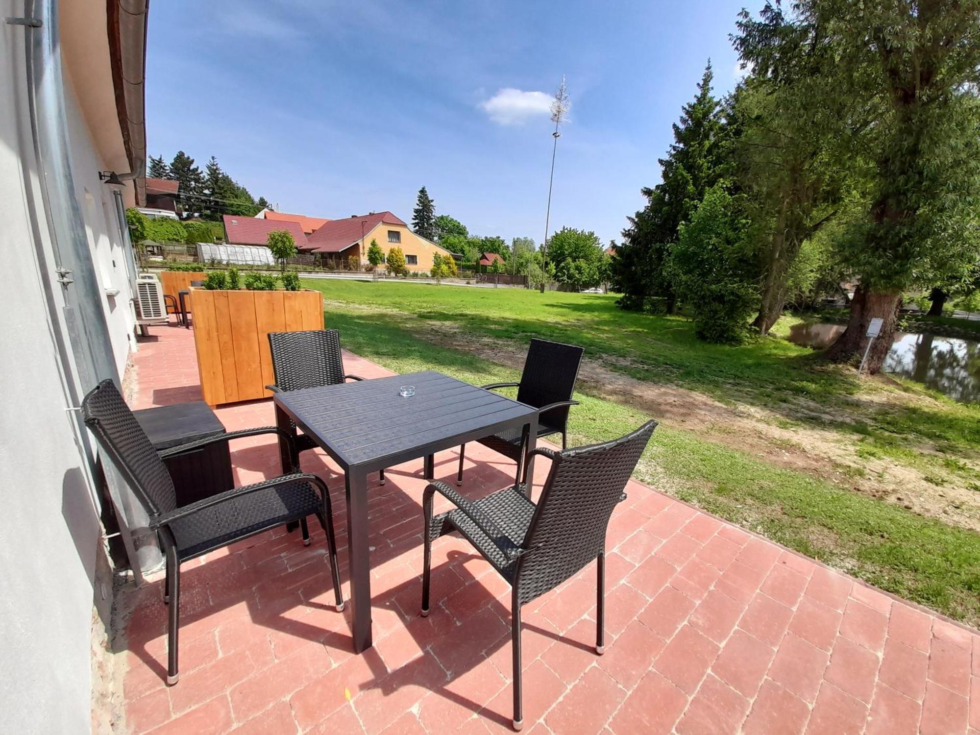 Residence Tvrz Skocice Esterno foto