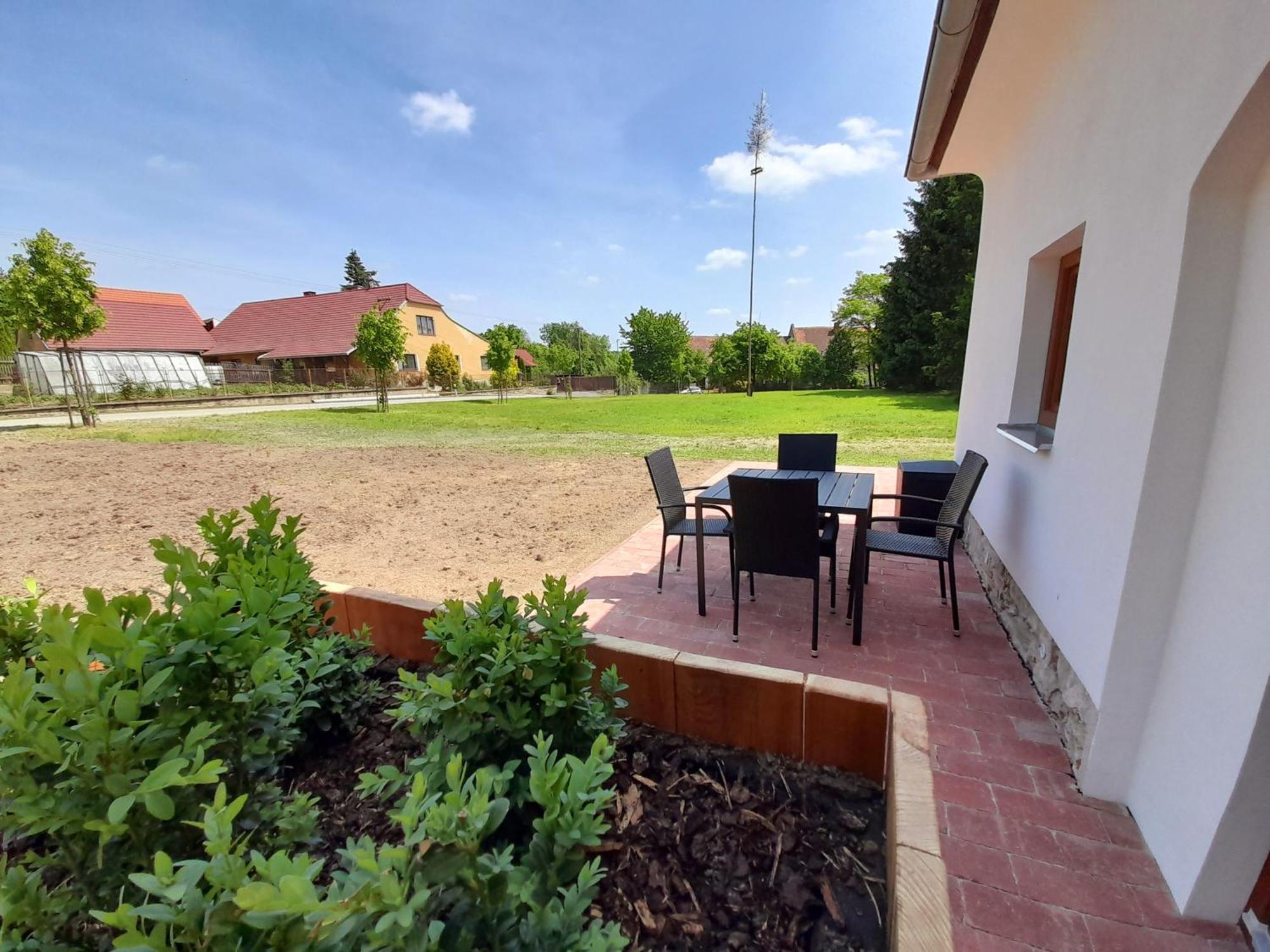 Residence Tvrz Skocice Esterno foto