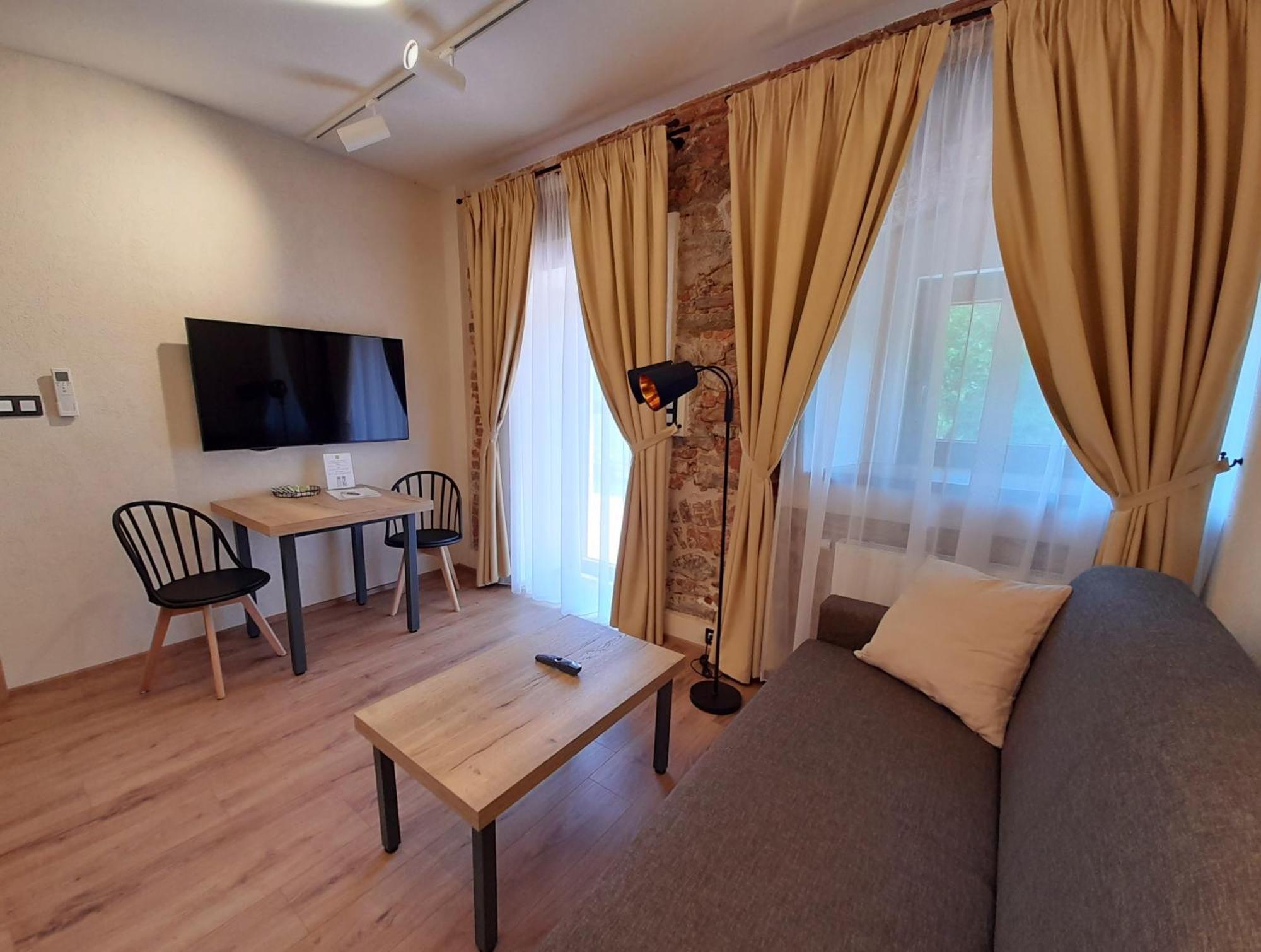 Residence Tvrz Skocice Esterno foto