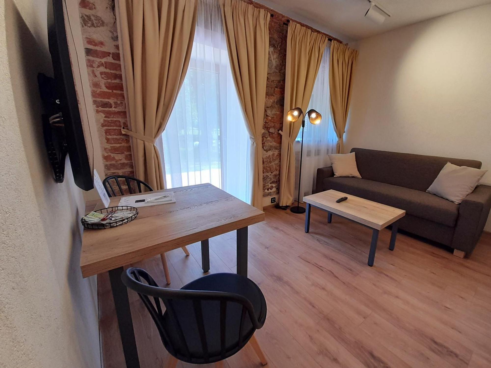 Residence Tvrz Skocice Esterno foto